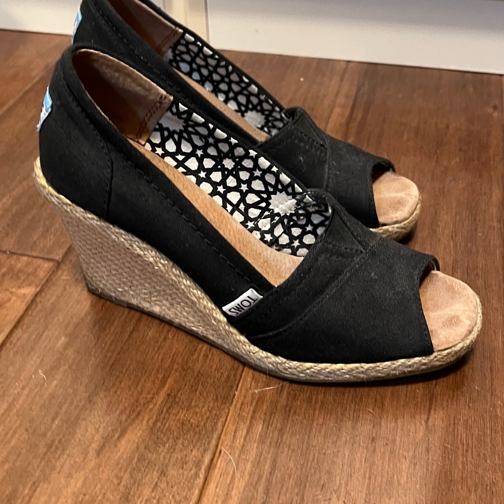TOMS wedge peep toe 6